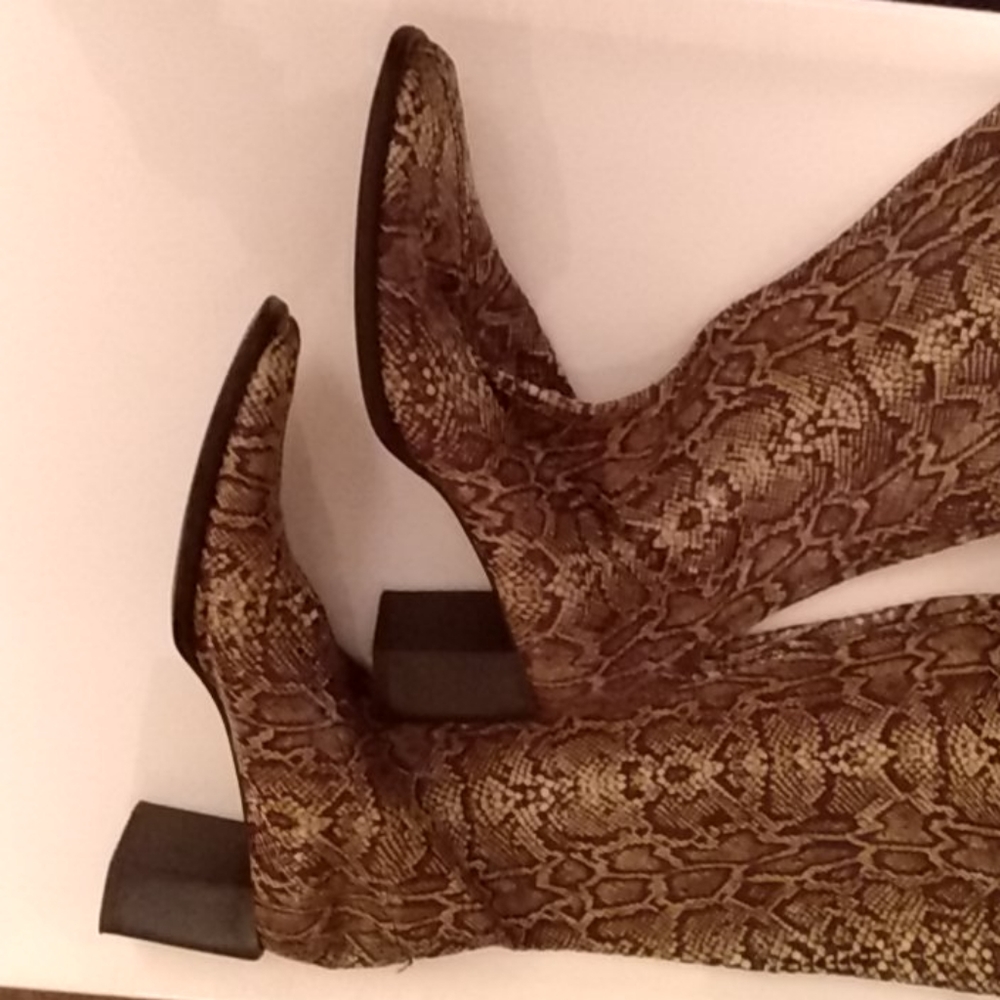 Boots - Picture 2 of 8